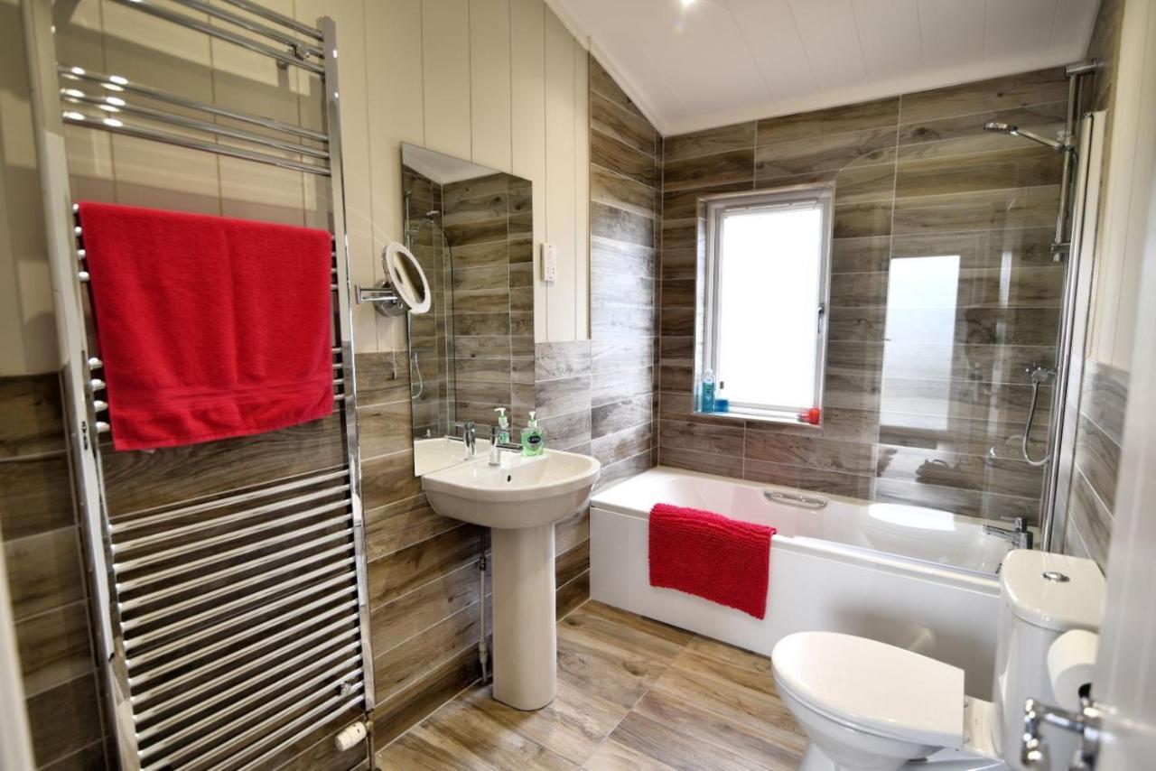 Hazelwood 4 Pinewood Retreat Holiday home *